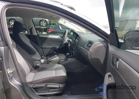 2017 Volkswagen Jetta 1.4T S z USA, uszkodzony, nr VIN 3VW2B7AJ5HM368618